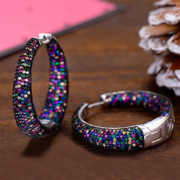 BohemianMermaid Jewelry - 💎NEW💎GORGEOUS RAINBOW THICK HOOPS